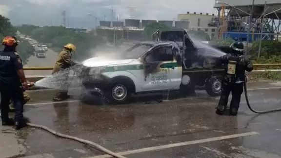 Los cuerpos de emergencia confirmaron que el vehículo se encontraba vacío