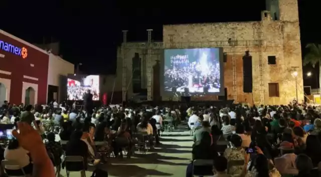 Tizimín festeja con la voz de Juan Gabriel la clausura del Otoño Cultural 2025