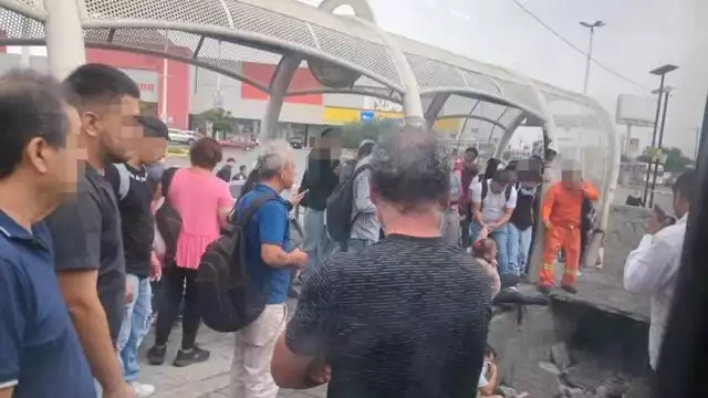 Dos personas resultaron lesionadas y fueron enviadas a un hospital