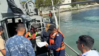 Rescatan a 51 cubanos al Norte de Isla Mujeres