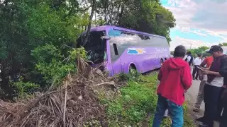 Accidente de autobús en Ciudad del Carmen deja una mujer lesionada