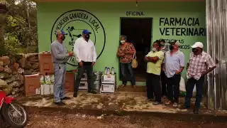 Los quejosos denunciaron un presunto contubernio entre el ex secretario de Desarrollo Rural y el panista.