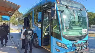 El hombre logró escapar luego de apedrear el Va y Ven