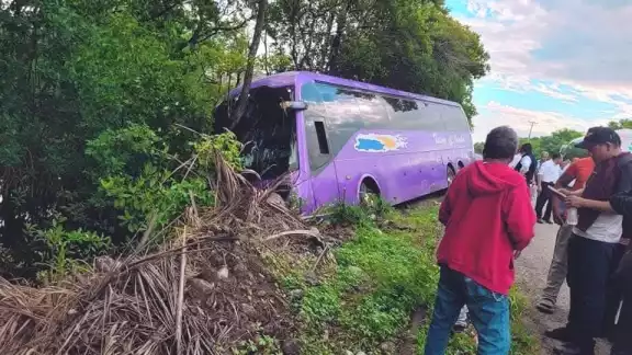 Una mujer pasajera resultó lesionada Una mujer pasajera resultó lesionada