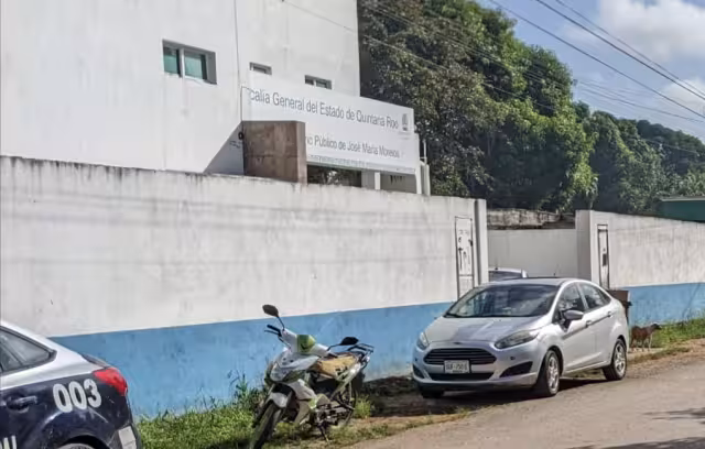 Una enfermera descubrió a su pareja con otra mujer y quedó sin lentes ni celular tras el incidente
