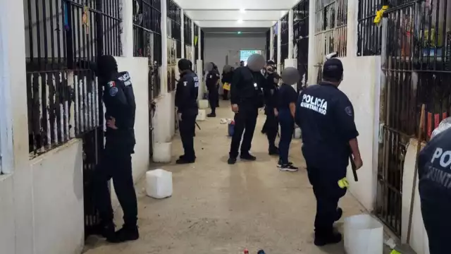 El cateo duró más de 20 horas, donde se encontraron gran cantidad de objetos ilegales