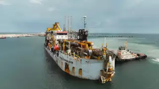 La embarcación está diseñada para realizar trabajos a gran escala, con efi ciencia y precisión