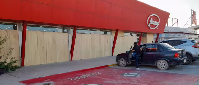 Se han colocado tablas en los negocios