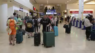 Vuelos en el aeropuerto de Cancún repuntan en el tercer sábado de Verano