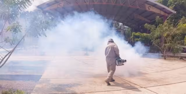 Las Brigadas de Vectores de Calkiní recorrieron el barrio San Isidro, para erradicar al mosco transmisor