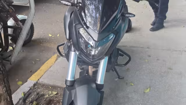 La moto fue abandonada muy cerca del lugar donde sucedió el tiroteo.