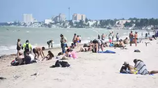 Más de dos mil turistas abarrotan el malecón de Progreso con la llegada del crucero Disney Magic