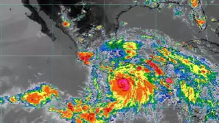 Suspenden vuelos hacia Acapulco por huracán Erick; ¿Qué hago si ya tenía boletos?