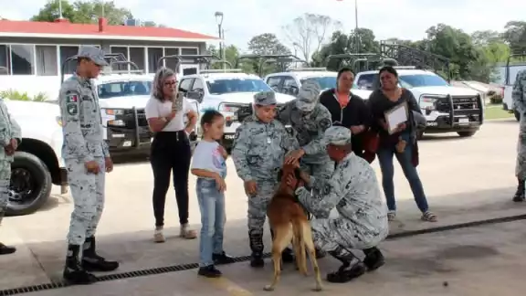 Durante un día, el pequeño Jesús cumple su sueño de portar uniforme de una fuerza de seguridad Durante un día, el pequeño Jesús cumple su sueño de portar uniforme de una fuerza de seguridad