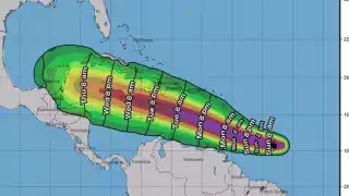 Beryl se convierte en un monstruoso Huracán; se intensifica a categoría 4