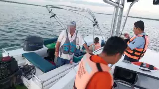 La embarcación “Los Amigos” se había quedado sin propulsión para regresar al muelle