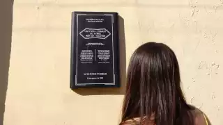 Las placas buscan dar reconocimiento a la lucha y a los ideales feministas