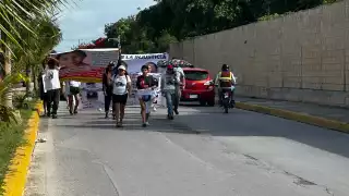 Madres buscadoras de Quintana Roo protestan contra la FGE