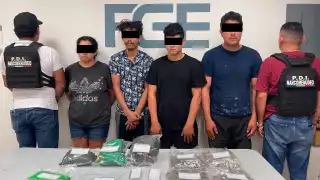 Los cuatro detenidos fueron presentados por la Fiscalía General del Estado.