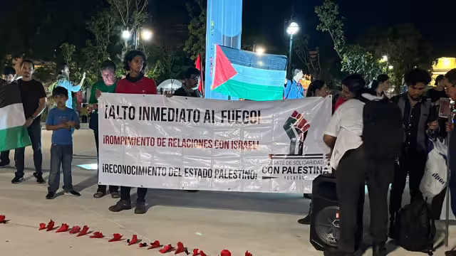 Activistas y ciudadanos marcharon para visualizar la violencia contra Palestina.