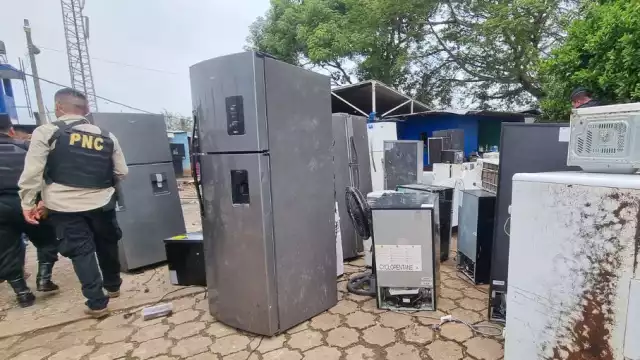 La policía de Guatemala realizpó un operativo en el penal "El Infiernito" en Escuintla