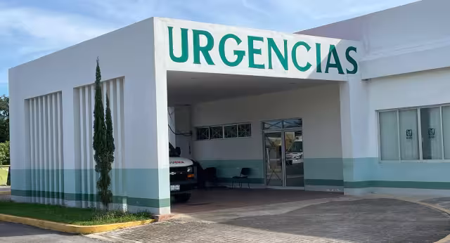 Un hombre de unos 30 años recibió una descarga eléctrica cerca de Dzibalchén y falleció en la ambulancia durante su traslado