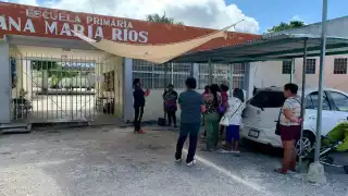 Protesta escolar en Campeche: denuncian negligencia y abusos de directora en primaria