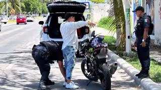 Revisan 40 vehículos durante operativo en el malecón de Campeche