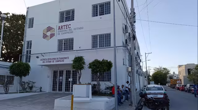 Conflicto por sobreoferta de movilidad enfrenta a taxistas y plataformas digitales