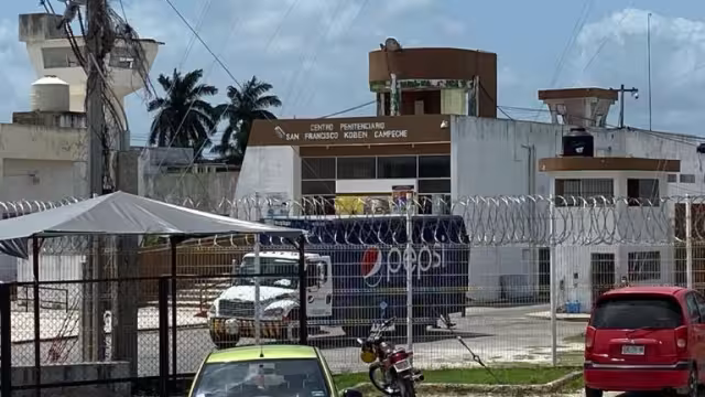 Cuatro personas detenidas con droga, armas y dinero en Campeche fueron liberadas tras cinco días en el CERESO de San Francisco Koben.
