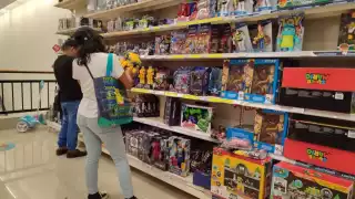 Entre descuentos, promociones y compras navideñas, el comercio busca dejar atrás un 2025 con ventas tibias