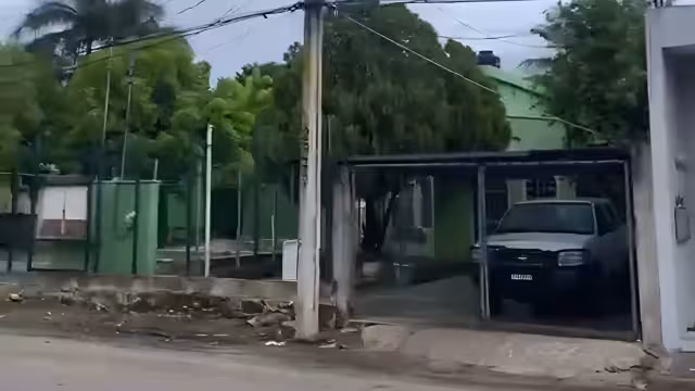 Los residentes han reportado el problema a la CFE, pero aún no han recibido