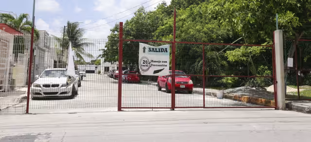 Vecinos de distintas zonas cerraron sus calles argumentando la inseguridad que prevalece en la ciudad