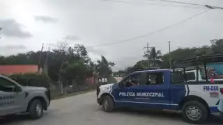 Un poblador que circulaba en bicicleta fue quien se topó con el macabro hallazgo a orillas de la carretera