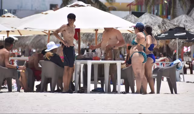 Prestadores de servicios se muestran muy contentos por la llegada de turistas del crucero Valor