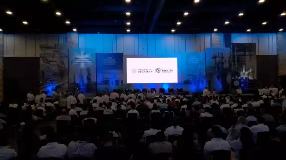 El evento se realiza en el Centro Internacional de Congresos en Mérida El evento se realiza en el Centro Internacional de Congresos en Mérida