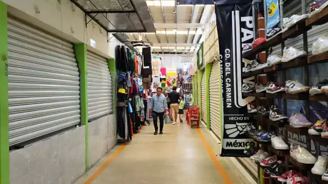 Comerciantes y prestadores de servicios en Ciudad del Carmen enfrentan una difícil situación económica.