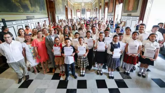 Reconocen a estudiantes destacados de Yucatán en la Olimpiada del Conocimiento 2025 Reconocen a estudiantes destacados de Yucatán en la Olimpiada del Conocimiento 2025