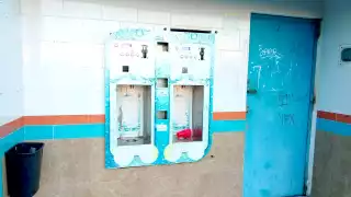 Consumidores comentaron que a veces recorren la colonia, hasta encontrar una dispensadora donde el líquido no tenga sabor a cloro