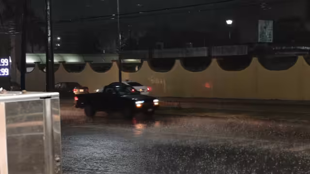 Las lluvias serán fuertes a muy fuertes, con posibles chubascos y descargas eléctricas