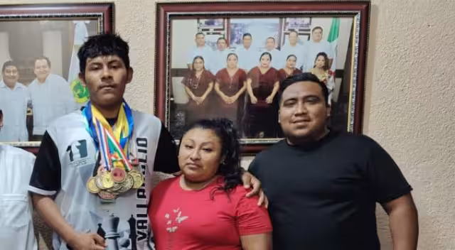El joven Rafael Pool Heredia representa a Temozón en el campeonato abierto de ajedrez 2026
