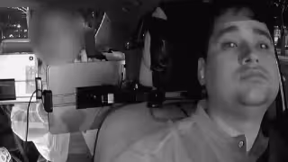 Video: Mujer amenaza a Uber con un cuchillo tras subirse a su vehículo