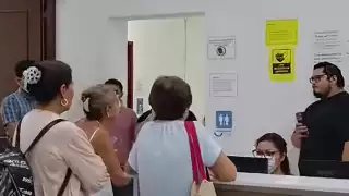 ‘Nos tratan como intrusos’: jubilados de Pemex de Ciudad del Carmen denuncian abandono médico en Mérida