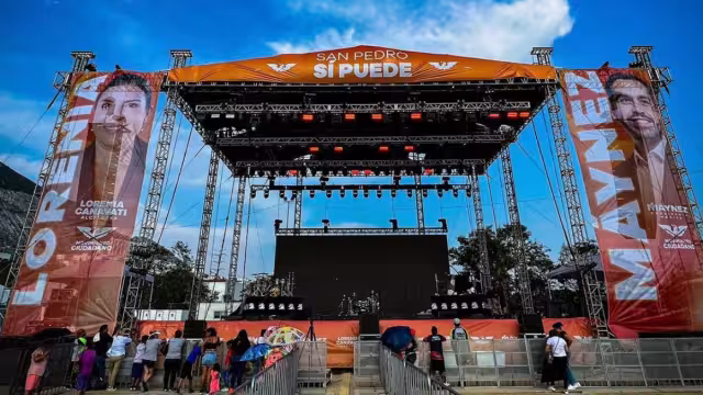 El desplome ocurrió durante un mitin encabezado por Lorenia Canavati