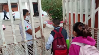 Primaria “Lázaro Cárdenas” activa cerco sanitario contra el sarampión