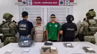 Detienen a “El Yaya” y “El Caballo” por presunta posesión de drogas y un arma de fuego en Tulum