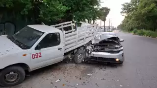 No se reportaron heridos ni fallecidos, solo daños a ambos vehículos