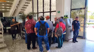 ¡Hartos de promesas! Campesinos de Escárcega protestan en el Palacio de Gobierno de Campeche