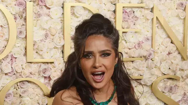 Salma Hayek se impone en la alfombra roja