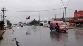 Se recomiendan a los conductores tomar más precauciones debido a los pavimentos mojados